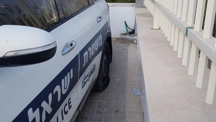 אבנים על רכב מג"ב ביצהר וניידת מפונצ'רת