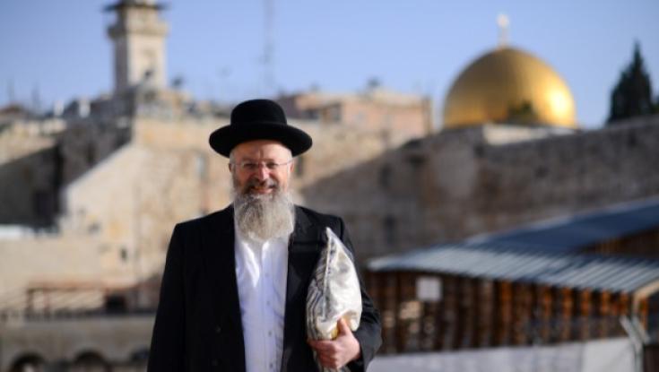 הרב שמואל אליהו בסרטון ביעור חמץ