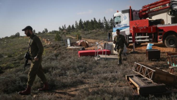 המשטרה: 23 שוטרים נפצעו בפינוי עמונה