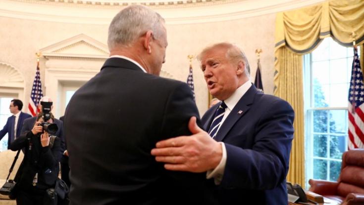 טראמפ ובני גנץ נפגשו: "סיכוי לשלום"