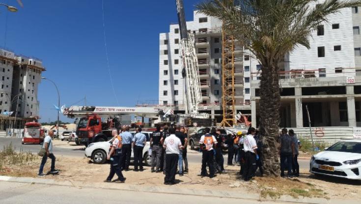 ארבעה הרוגים בקריסת מנוף