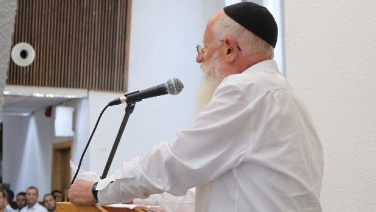 הרב מדן והרב פירון מסרו לנשיא עצומה לממשלת אחדות