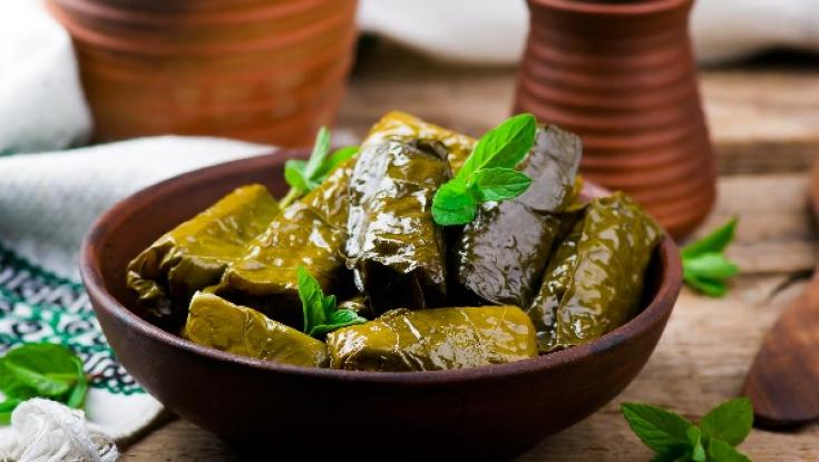 אוהבים עלי גפן? הם מלאים בחרקים