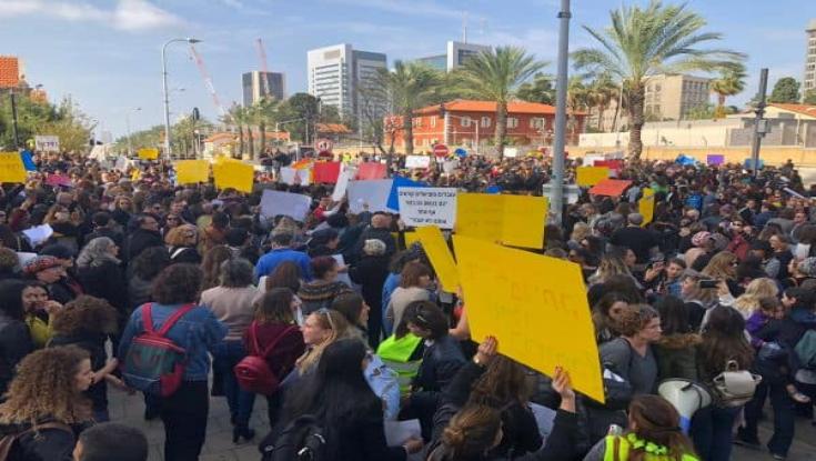 העובדים הסוציאליים מפגינים בתל אביב. כבישים נחסמו