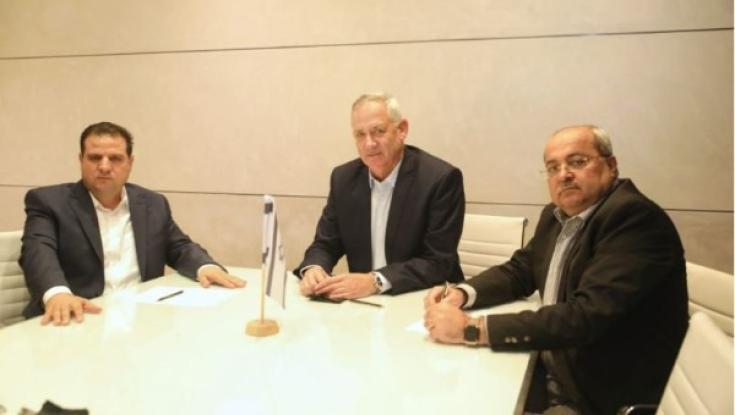 גנץ נפגש עם עודה וטיבי: "מברכים על ההיסטריה בליכוד"