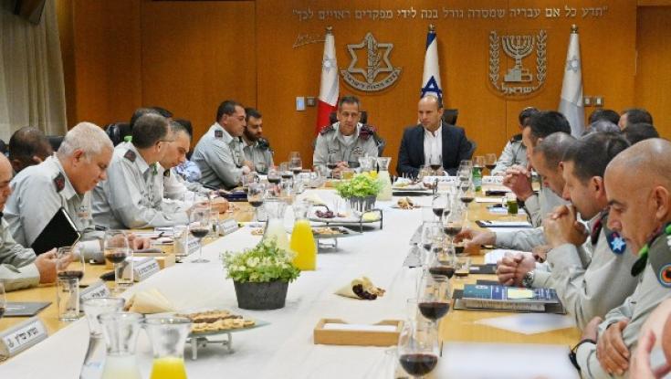 בנט נפגש עם פורום מטכ"ל: "מגיע לכאן ביראת קודש"