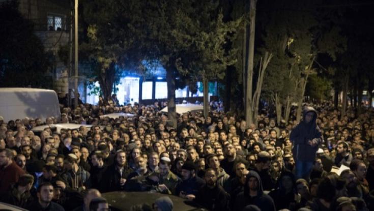 הרב אלישע וישליצקי הובא למנוחות. "לא היה שייך לשום מחלוקת"