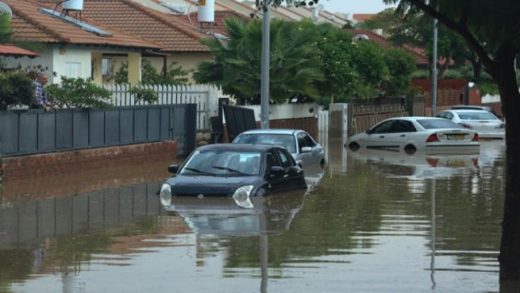 שני בני אדם נלכדו במעלית שהוצפה וטבעו למוות