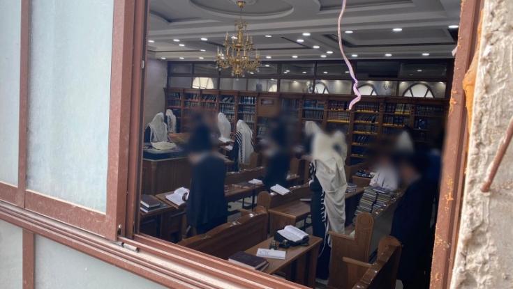 אנשי ה'פלג הירושלמי' קיימו מניין בבית כנסת, 7 נעצרו