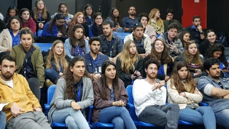 יעלון: "היום כל מי שתומך בראש הממשלה הוא ימין, ומי שלא - הוא בוגד"