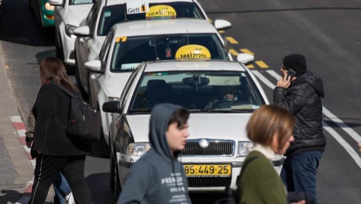 ברגע האחרון: נדחתה לשבוע הבא העלייה בתעריף המוניות