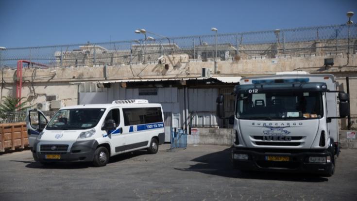 &rlm;ארבעה אנשי שירות בתי הסוהר וסוהרים בבתי הכלא רמון וצלמון נדבקו בקורונה