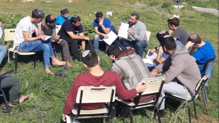 "הצטרפו אלינו לחיזוק הציונות הדתית בצבא, בלימוד התורה ובהתיישבות"