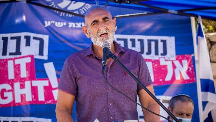 אלחייני תוקף: "תם זמנו של בנימין נתניהו, הניח את אבן פינה להקמת מדינה פלסטינית"