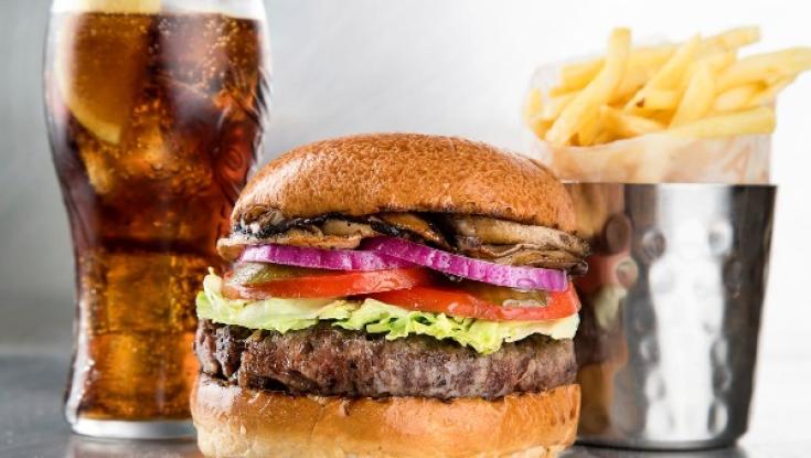 רשת ההמבורגרים אגאדיר מוציאה את הבייקון מהתפריט