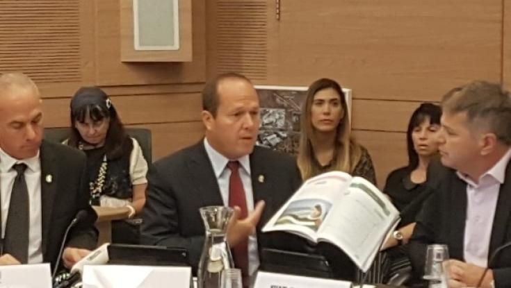 מתנת פרידה לירושלים? ברקת נגד אונר"א