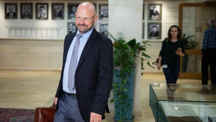 גנץ: ד"ר יורם טורבוביץ' ושלום שלמה צוות המו"מ של כחול לבן