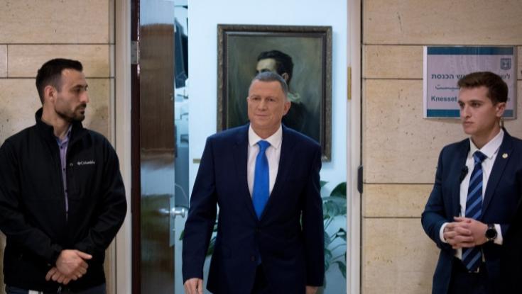 אדשלטיין: "הליכה ללא מסיכה - כנהיגה במהירות של 160 קמ"ש"