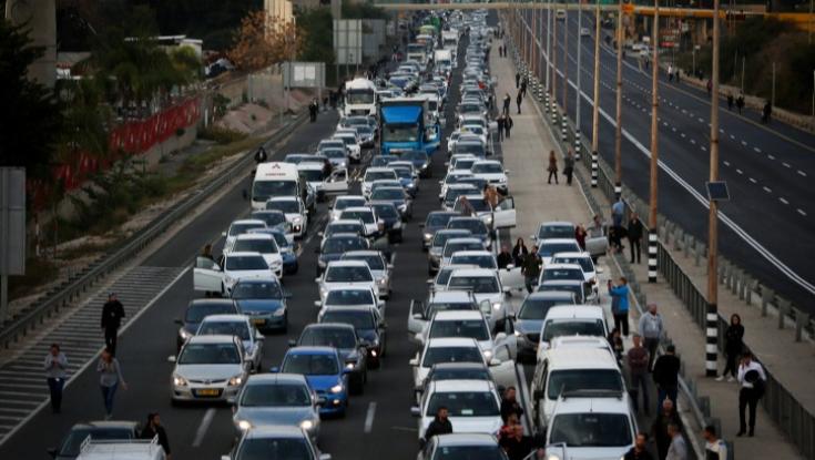 שיירת מחאה נגד יו"ר הכנסת נעצרה בדרכה לירושלים