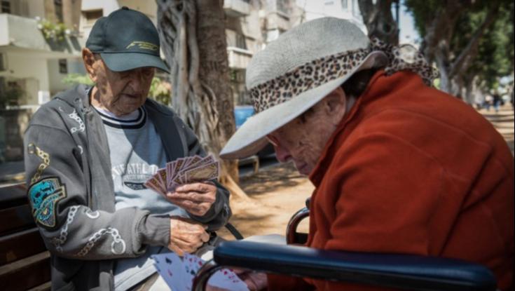 ראשי רשויות יוזמים: שעת התאווררות מחוץ לבתים לאזרחים וותיקים