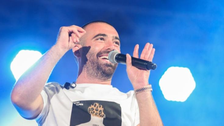 הסכום הדמיוני שעיריית פתח תקווה תשלם לזמר עומר אדם