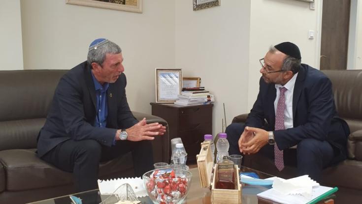 דרעי לא מתנגד: הארכת כהונתו של הרב אריה שטרן קרובה לאישור