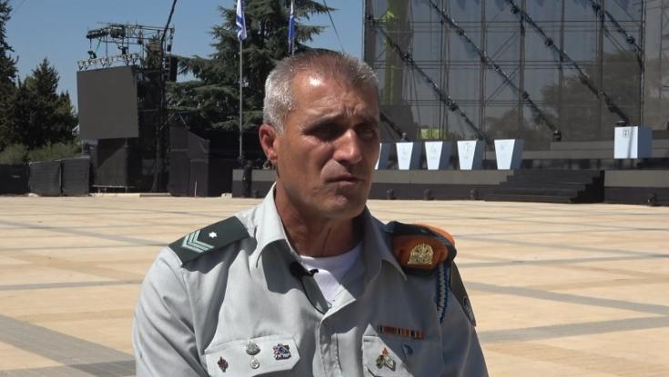 סגן מפקד טקס המשואות: "ההחלטה על הצורות הדגלנים היא נטו של המפקד, אין שום שיקול אחר"