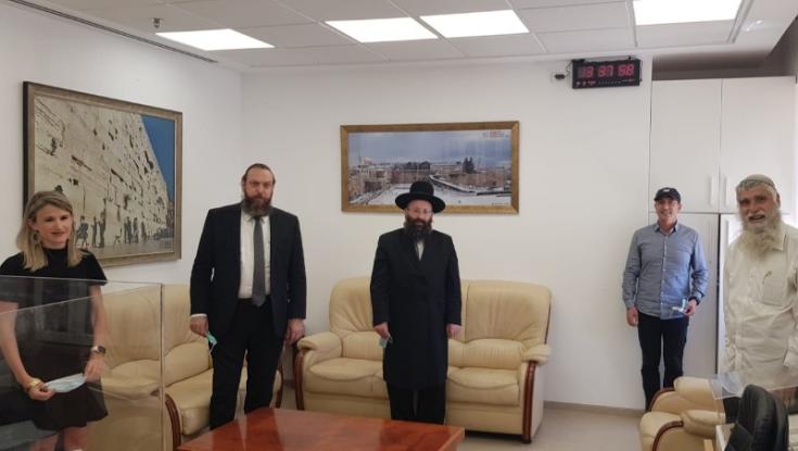 היערכות לסליחות בצל הקורונה ברחבת הכותל המערבי