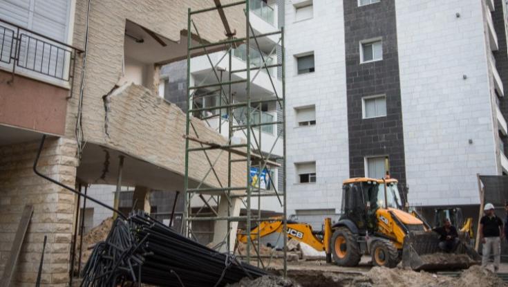 המדריך למחדש את חזית בניין