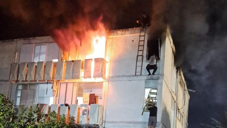 אשדוד: פצועים קשה ובינוני בשריפה בדירת מגורים