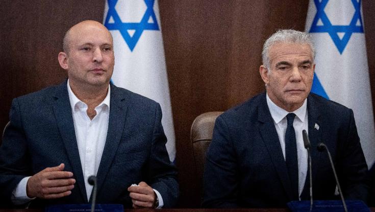 לראשונה: ראש הממשלה לשעבר עוקף את נתניהו בסקרים