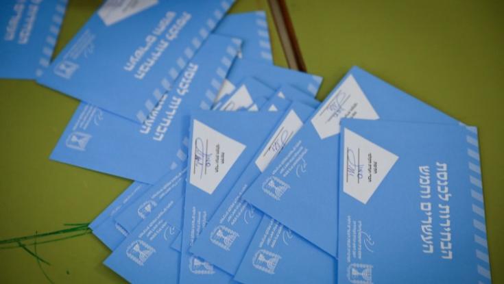 בליכוד חצו את קו מיליון הקולות: החלה ספירת המעטפות הכפולות