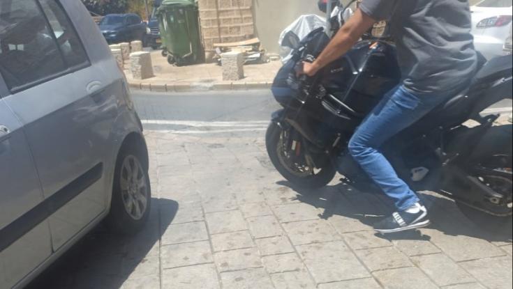 תוקף סדרתי? יהודי הותקף ע"י אופנוען ערבי החשוד בתקיפה נוספת