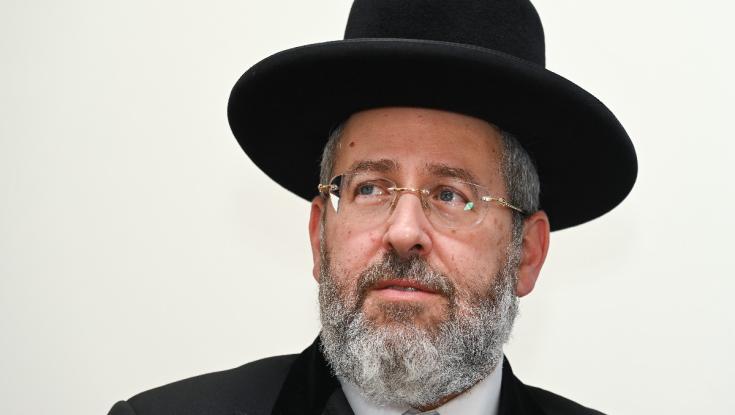 הרב הראשי מגנה: "אין לייחס לתופעות פסולות אלו כל קשר להלכה"