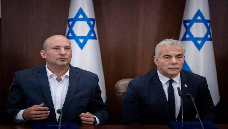 בנט בעקיצה ללפיד: "יש לי ביקורת על הממשלה ואני משמיע אותה בתוך ישראל"