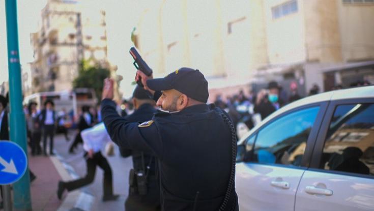 עימותים בהפגנות החרדים ברחבי הארץ | שוטר ירה באוויר