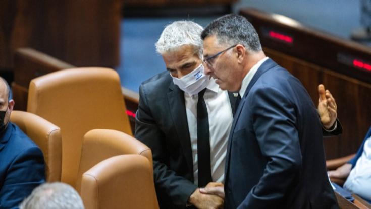 לפיד לא אהב את חיבור כחול לבן ותקווה חדשה ומנע מסער קבלת תיק בכיר