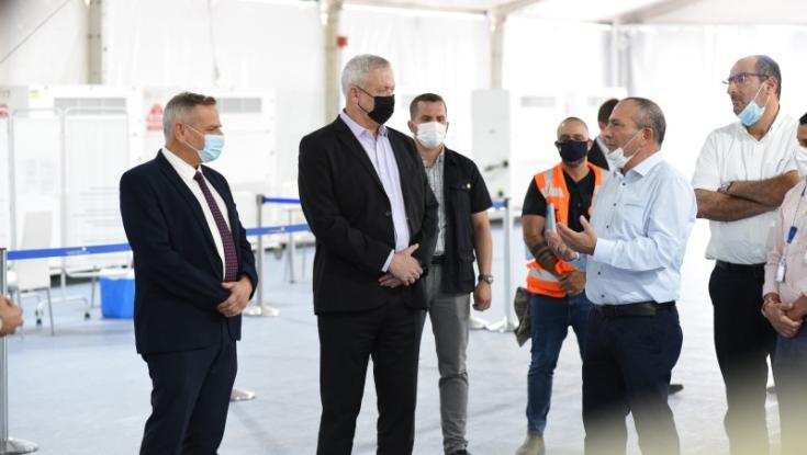 גנץ בנתב"ג: "ירוק וטוב לו, אדום ונעזור לו"