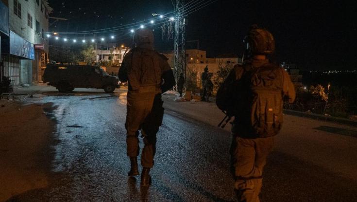 בלוקים ויריות: 10 מחבלים נתפסו ביהודה ושומרון