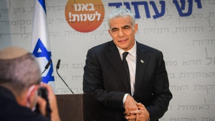 לפיד בסדרת ציוצים: "אילו היתה לנו ממשלה לא היה בכלל אסון בהר מירון"