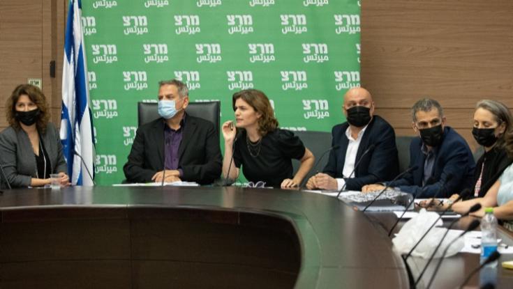 לא בית שמאי ולא בית הלל: השיטה החדשה של מרצ להדלקת נרות חנוכה