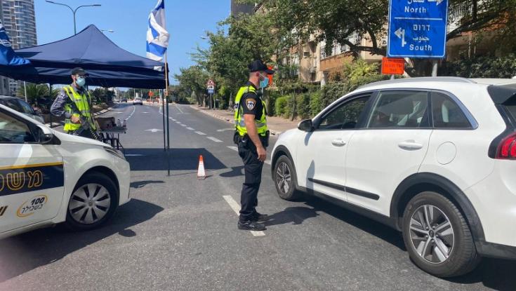 שני חולי קורונה מאומתים ונוסעת נוספת שהפרה בידוד - נתפסו במחסום משטרתי