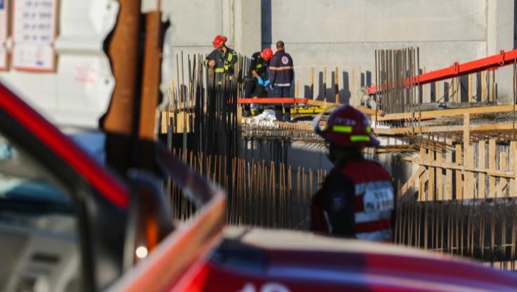 שתי תאונות עבודה: פועל נהרג בתפן ופועל נוסף נפצע בירושלים