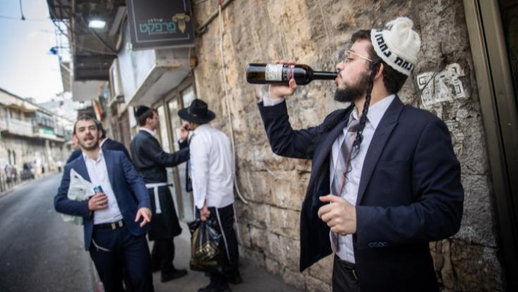 לקראת פורים: רבנים חתמו על "גילוי דעת" של הרב הראשי למשטרה בנושא מניעת אסונות