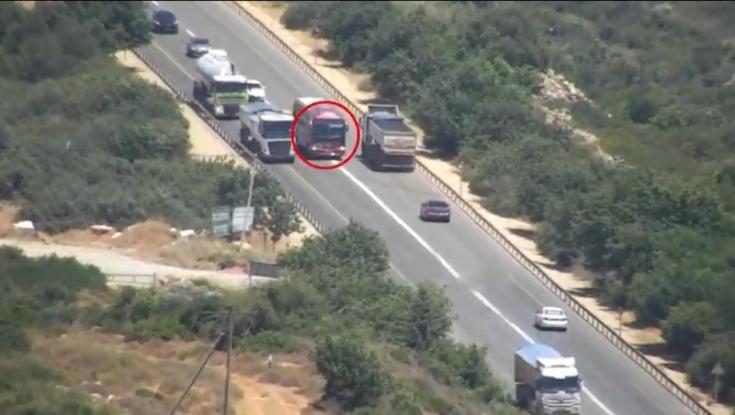צפו בתיעוד ממצלמת הרחפן: נהג אוטובוס מבצע עקיפות מסוכנות