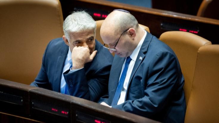 לפיד הציע תפקיד בכיר: בנט סירב למחוות הפיוס