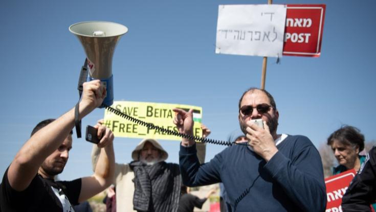עופר כסיף זועם: "הדגל הפלשתיני יונף ושחרורו של העם הפלשתיני יושג"