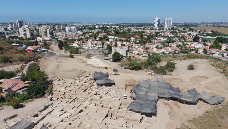 שרידי מבנה מימי הסנהדרין חשפו: נוכחות יהודית ושמירת טומאה וטהרה ביבנה