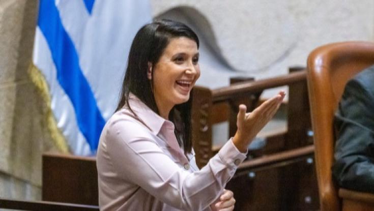 פינטו מנסה להסביר: "כחירשת לא נחשפתי לנרטיב שמאחורי המילה 'מרפסת'"