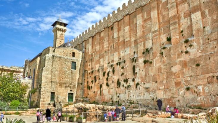 מערת המכפלה: מחבלת נוטרלה לאחר שניסתה לדקור יהודים, לוחם נפצע קל